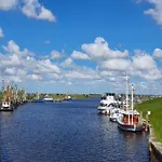 Pewsum In - Gemuetliche Fuer Bis Zu 2 Personen Direkt Am Hafen Mit Blick Auf Den Hafen - Haustiere Herzlich Willkommen *