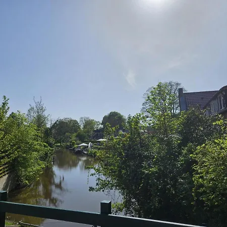 Pewsum In - Gemuetliche Fuer Bis Zu 2 Personen Direkt Am Hafen Mit Blick Auf Den Hafen - Haustiere Herzlich Willkommen Greetsiel